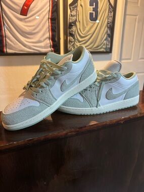 Jordan 1 Low SE Seafoam Sz 11M
